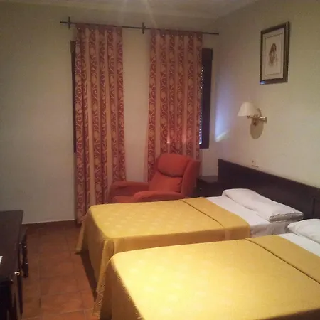 Maria Hotel *