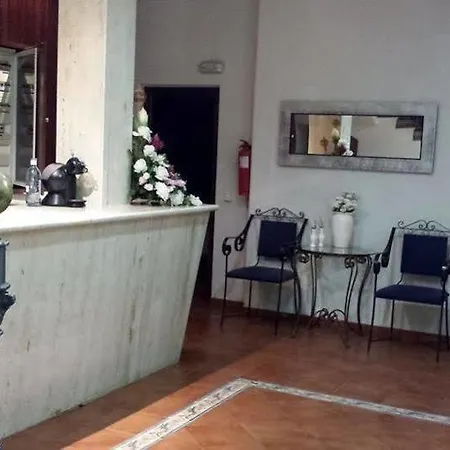 Maria Hotel *