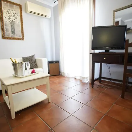 Maria Hotel *